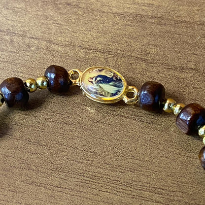 PULSEIRA DE MADEIRA COM MEDALHA NOSSA SENHORA DA IMACULADA CONCEIÇÃO (01 UNIDADE)