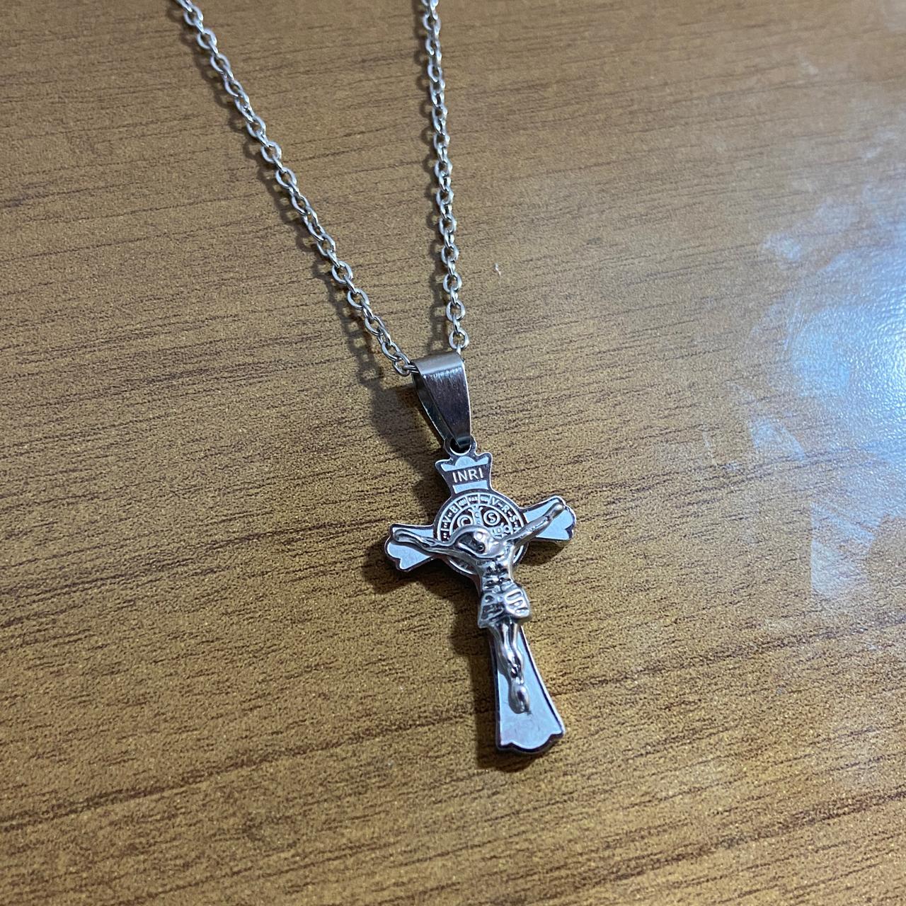 CORRENTE AÇO INOX  CRUCIFIXO MEDALHA SÃO BENTO MOD2  (1 UNIDADES)