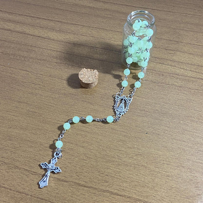 TERÇO NA GARRAFA FLUORESCENTE NOSSA SENHORA APARECIDA 6MM (12 UNIDADES)