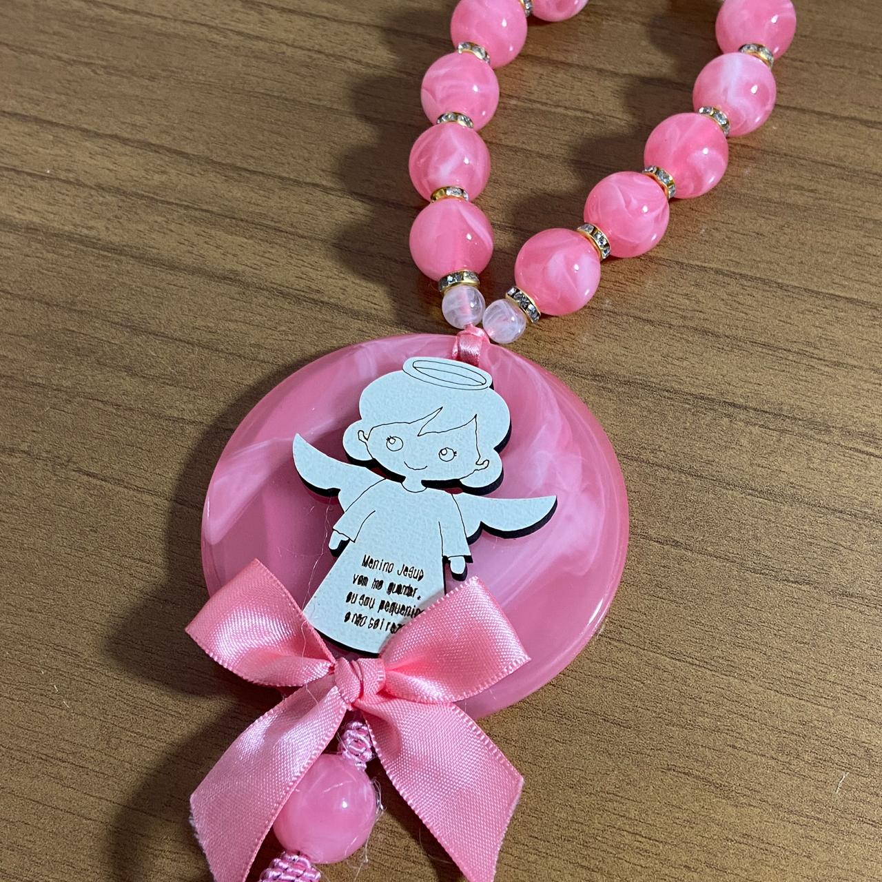 DEZENA PÉROLA MEDALHÃO DE RESINA ANJINHO ROSA 15MM (1 UNIDADE)