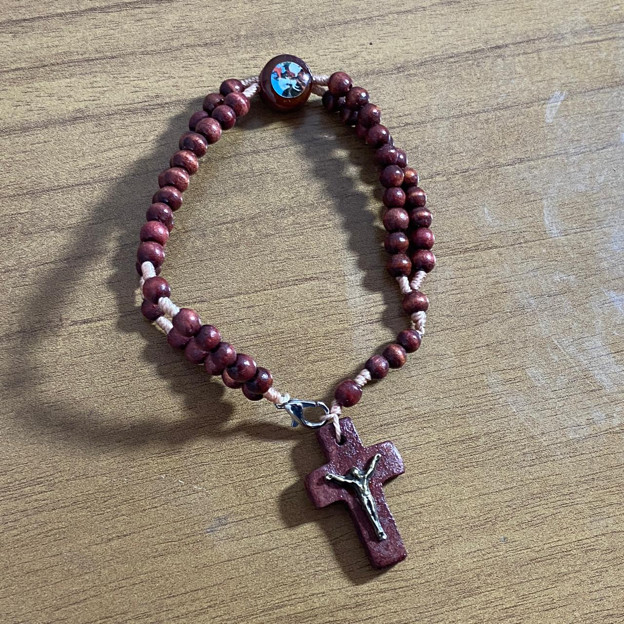 TERÇO PULSEIRA MADEIRA SÃO JORGE (12 UNIDADES)