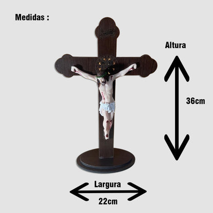 CRUCIFIXO MDF DE MESA MEDALHA SÃO BENTO COM CRISTO DE RESINA NACIONAL MOD1 36CM (1 UNIDADE)