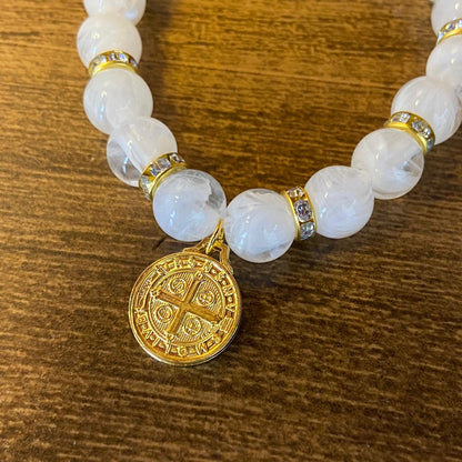 PULSEIRA PÉROLA MEDALHA DE SÃO BENTO 10MM MOD-3 (03 UNIDADES)