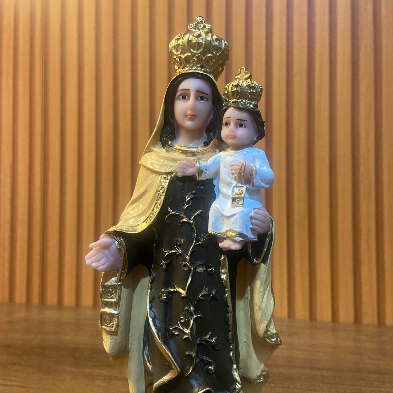 IMAGEM DE RESINA NACIONAL NOSSA SENHORA DO CARMO 21CM (1 UNIDADE)