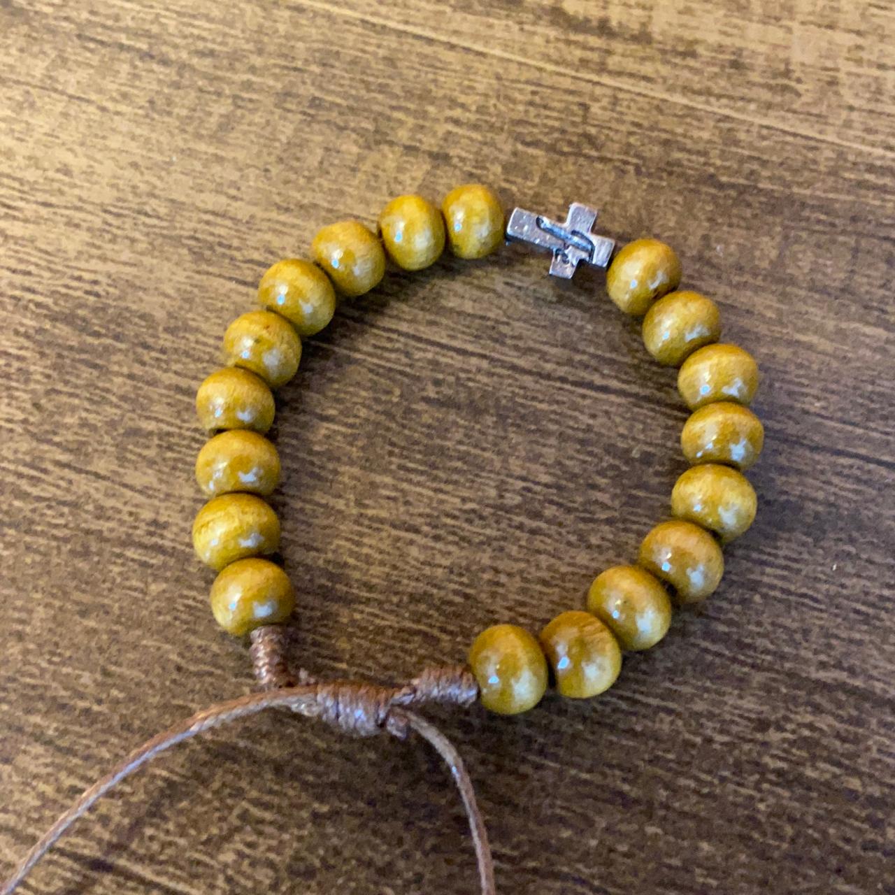 PULSEIRA DE MADEIRA MARROM REGULAVEL FÉ (3 UNIDADES)
