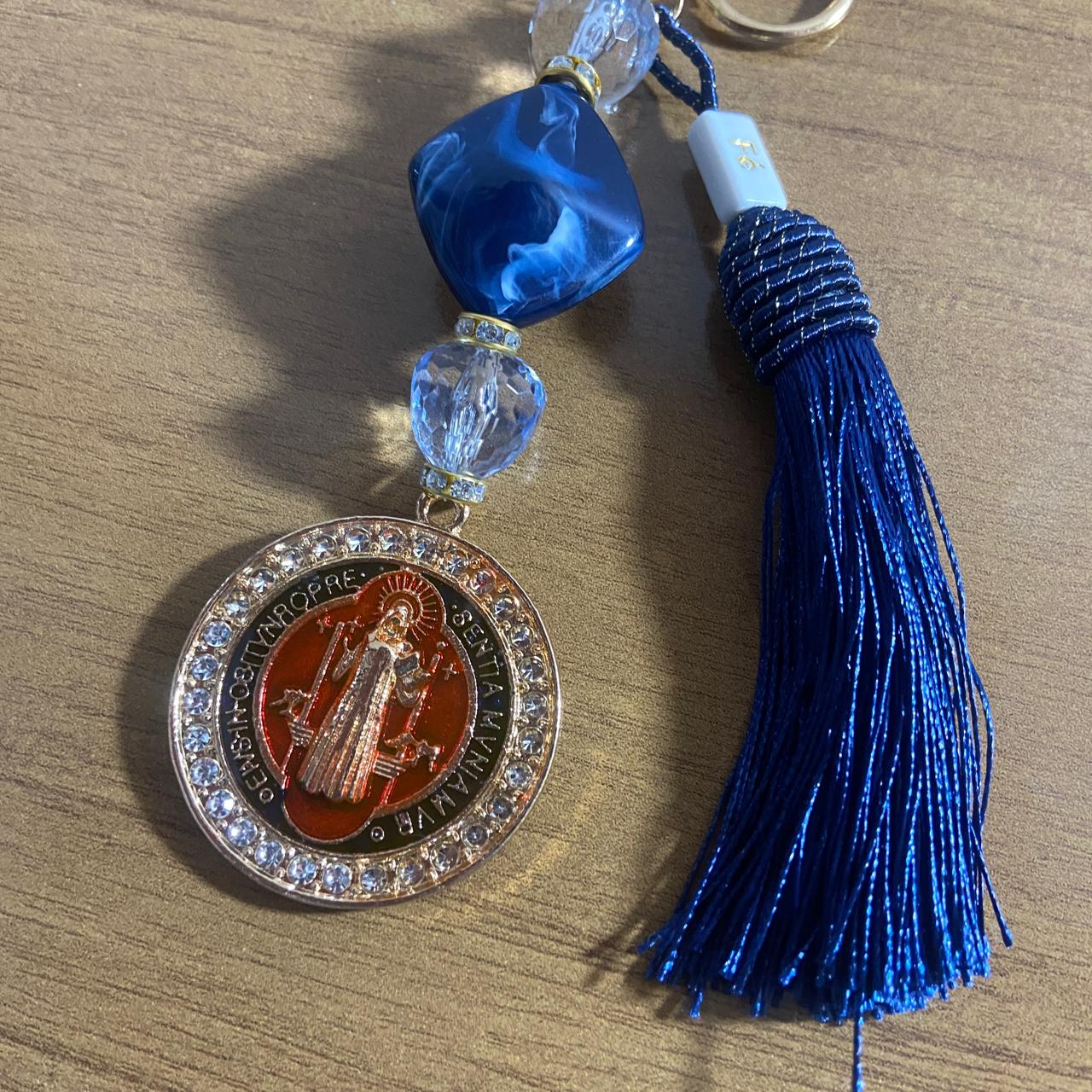 CHAVEIRO DE PEDRARIAS MEDALHA SÃO BENTO COM STRASS  (1 UNIDADE)