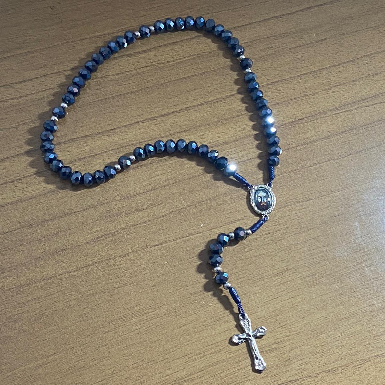 TERÇO CRISTAL AZUL PETRÓLEO SAGRADA FACE 8MM(1 UNIDADE)
