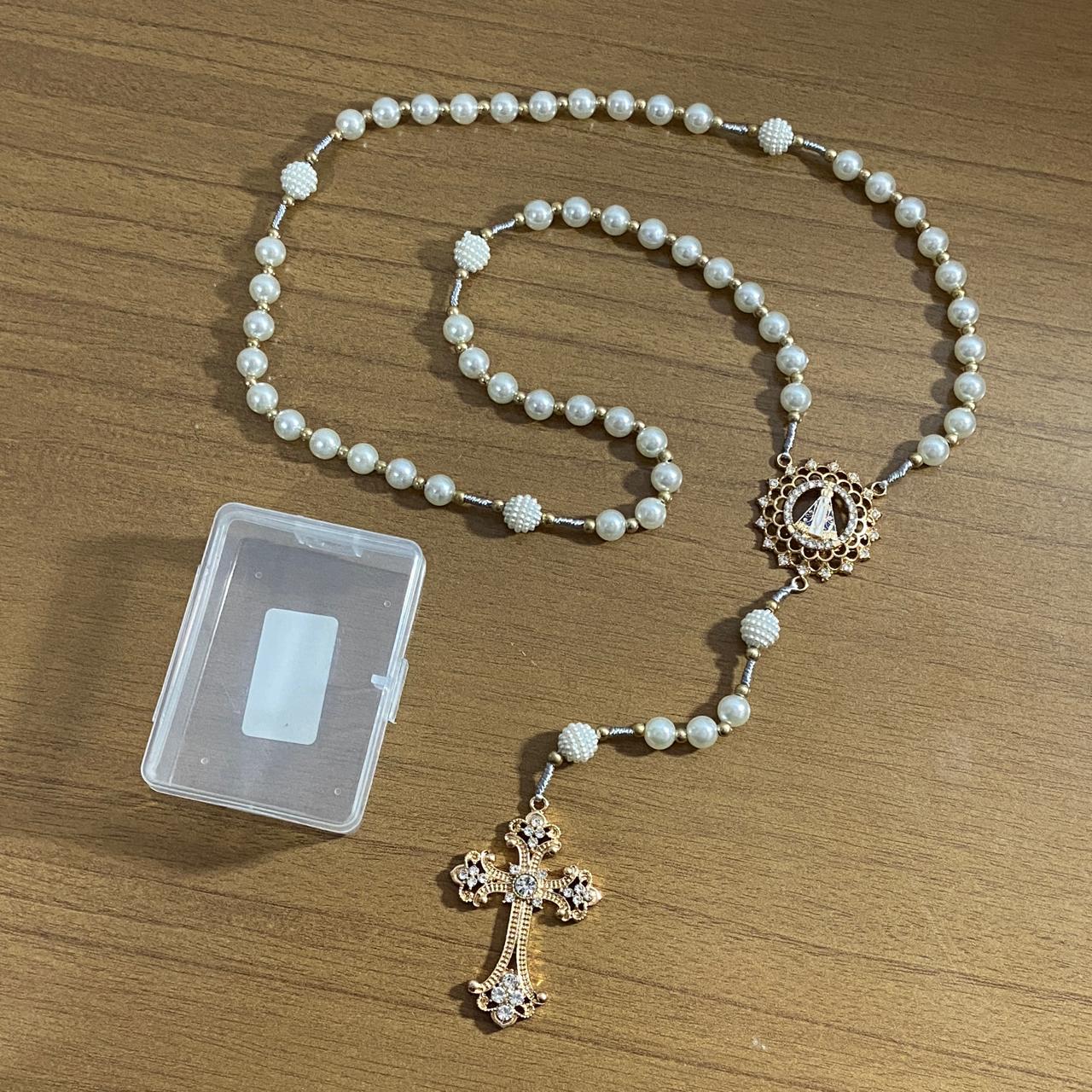 TERÇO DE NOIVA DOURADO PÉROLA NOSSA SENHORA APARECIDA 08MM MOD1 (1 UNIDADE)