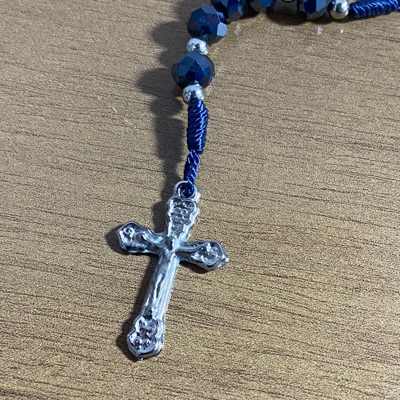 TERÇO CRISTAL AZUL PETRÓLEO SAGRADA FACE 8MM(1 UNIDADE)