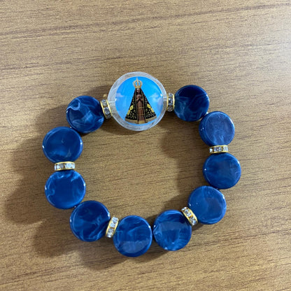 PULSEIRA ACRÍLICA COM MEDALHA RESINADA NOSSA SENHORA APARECIDA  (03 UNIDADES)