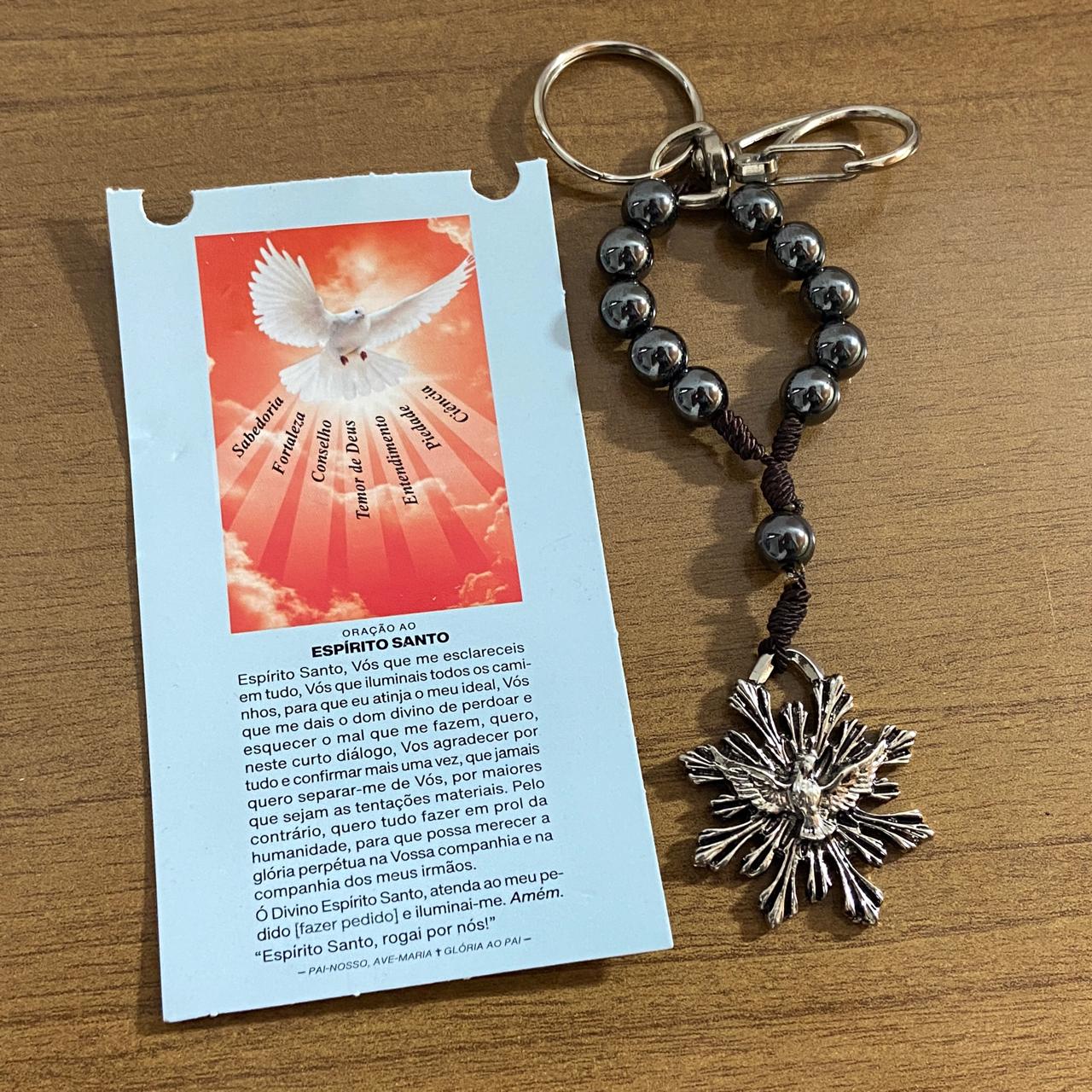 CHAVEIRO DEZENA HEMATITA COM MOSQUETE DIVINO ESPÍRITO SANTO (3 UNIDADES)