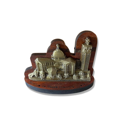 ADORNO DE MESA MADEIRA BASÍLICA DE NOSSA SENHORA APARECIDA METAL OURO VELHO 09CM (1 UNIDADE)