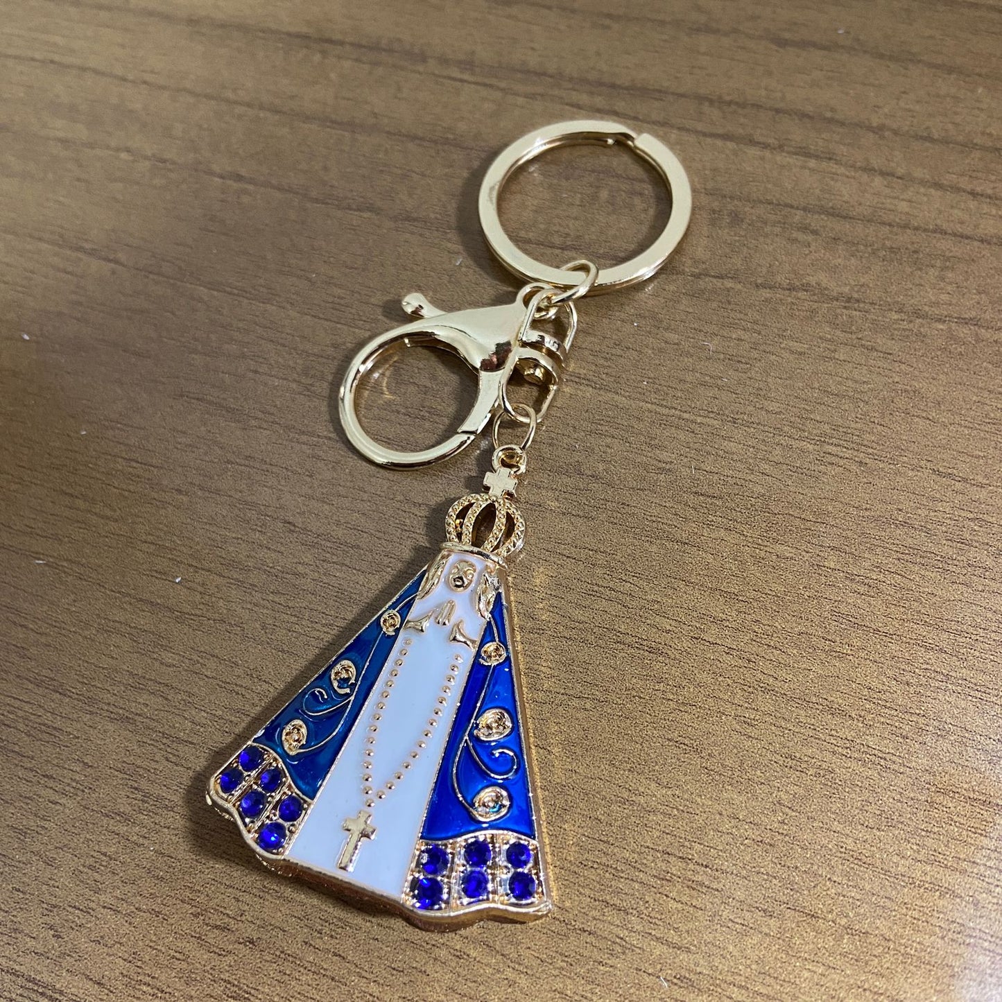 CHAVEIRO LUXO  COM MOSQUETE NOSSA SENHORA APARECIDA COM STRASS (6 UNIDADES)