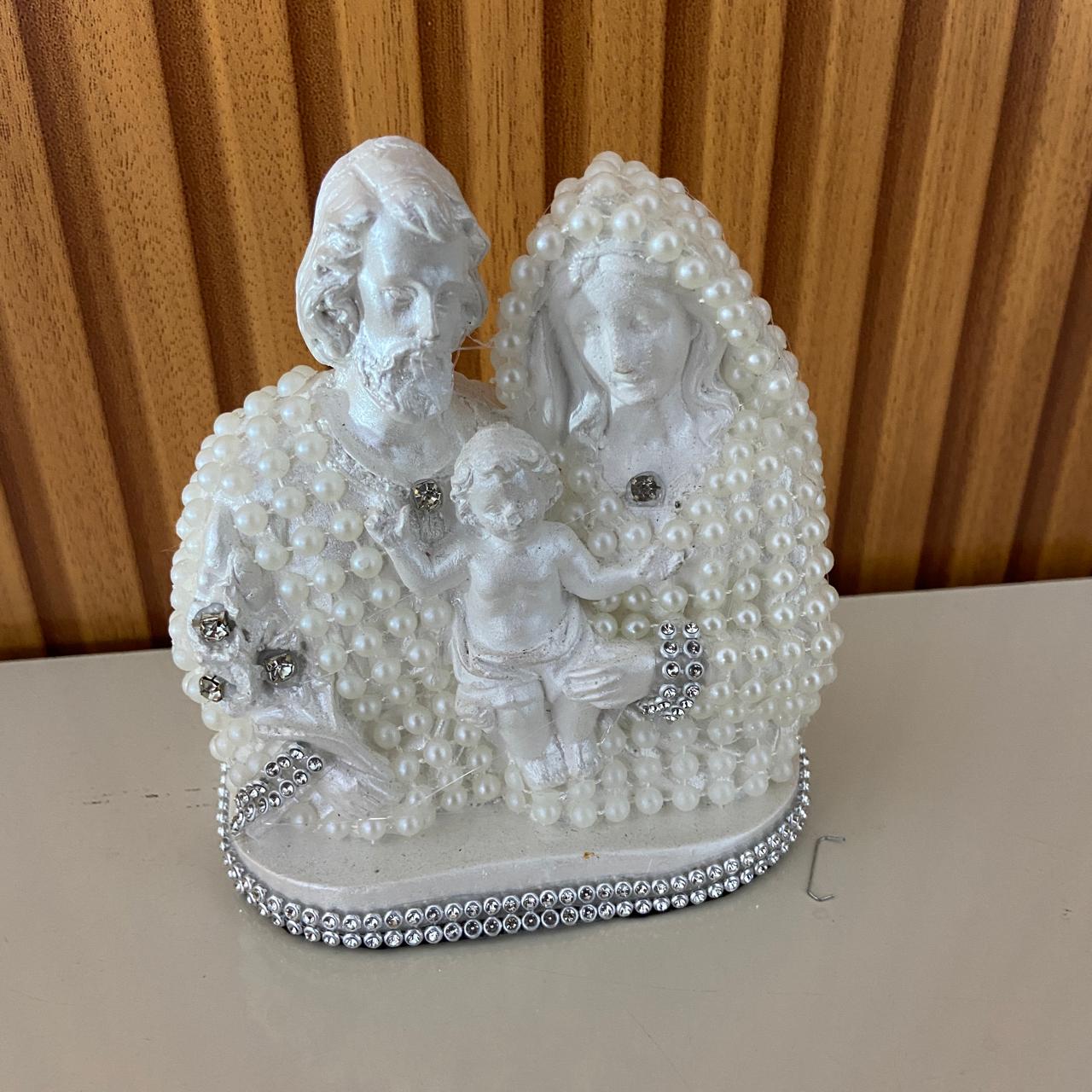 BUSTO DE GESSO SAGRADA FAMÍLIA BRANCO COM PÉROLA E STRASS PRATA 13CM (1 UNIDADE)