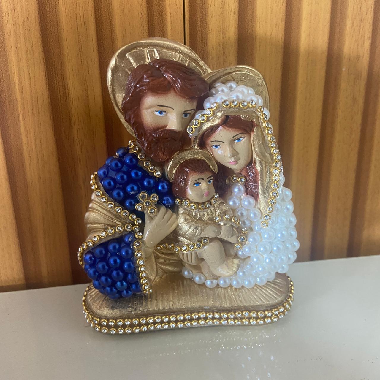 BUSTO DE GESSO SAGRADA FAMÍLIA COLORIDO COM PÉROLA E STRASS 13CM MOD 1 (1 UNIDADE)