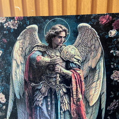 PLAQUINHA DE MESA MDF RESINADO SÃO MIGUEL ARCANJO 19CM x 13CM  (1 UNIDADE)