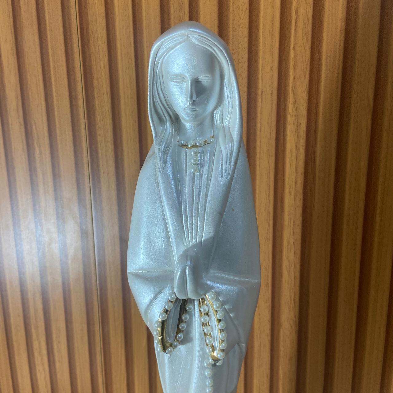 IMAGEM DE GESSO NOSSA SENHORA DO SILÊNCIO BRANCA COM STRASS  46CM (1 UNIDADE)