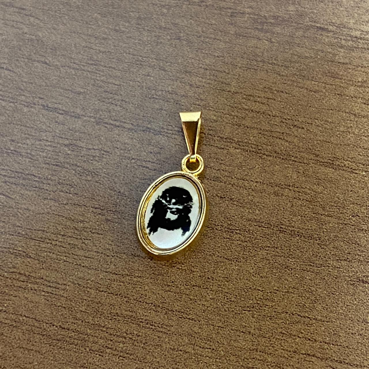 PINGENTE DOURADO RESINADO FACE DE CRISTO  (5 UNIDADES)