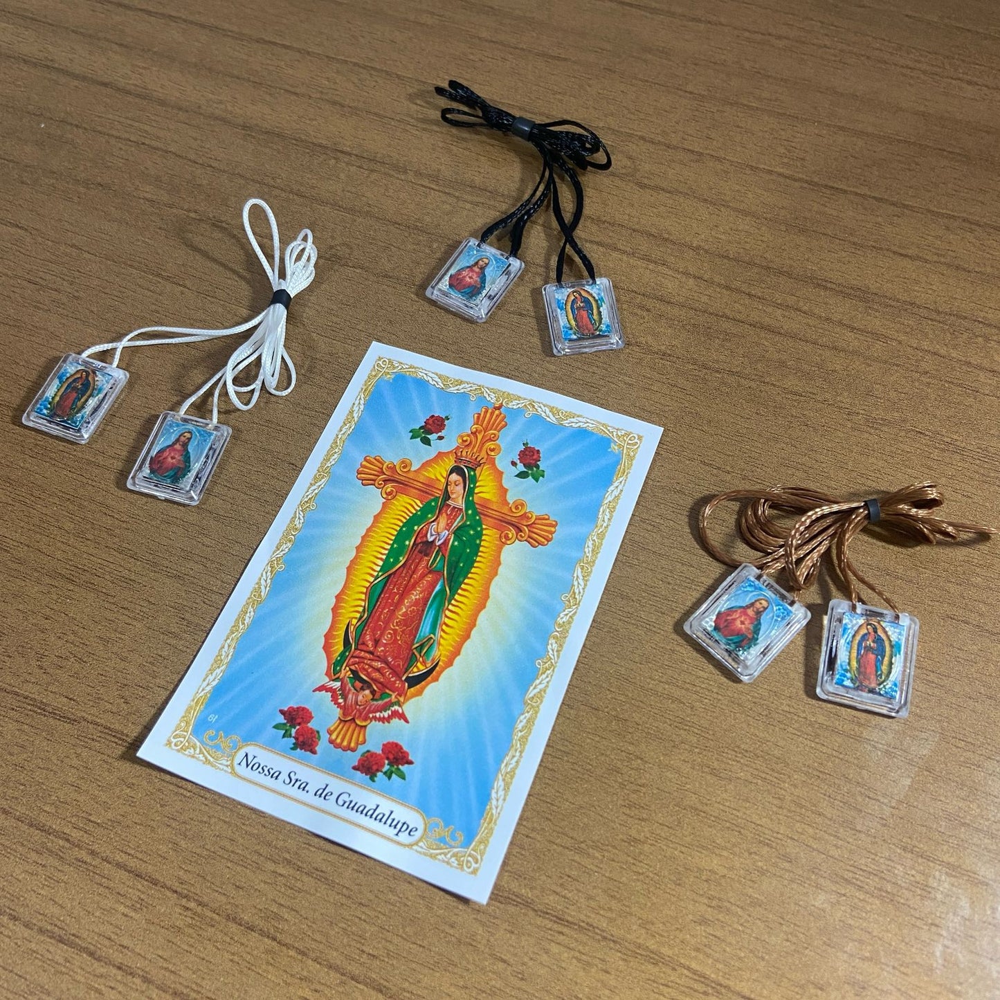 ESCAPULÁRIO CORDINHA SAGRADO CORAÇÃO DE JESUS E NOSSA SENHORA DE GUADALUPE  (12 UNIDADES)