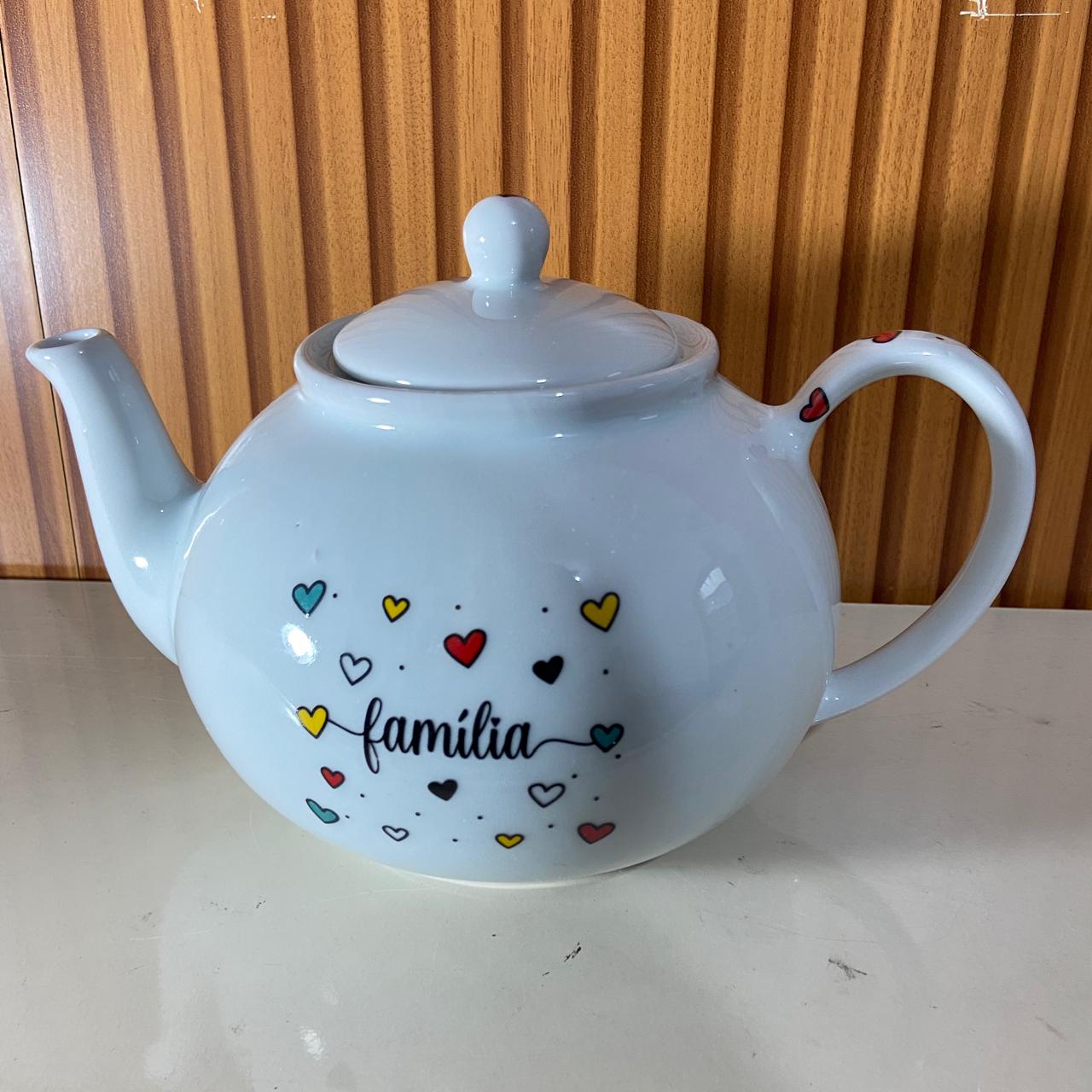 BULE DE PORCELANA BRANCO FAMÍLIA 1,600ML (1 UNIDADE)