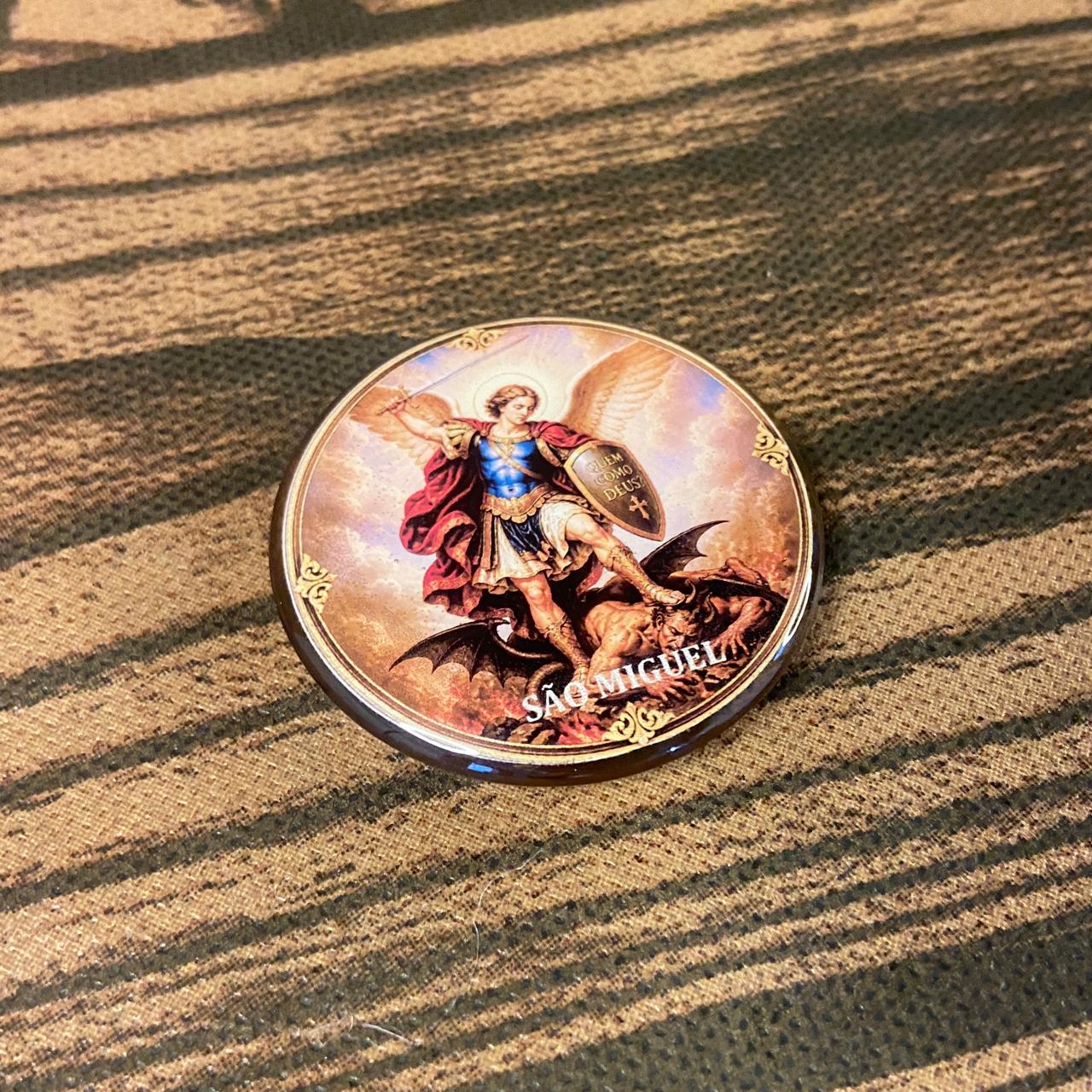 IMÃ MEDALHÃO RESINADO SÃO MIGUEL ARCANJO (1 UNIDADE)