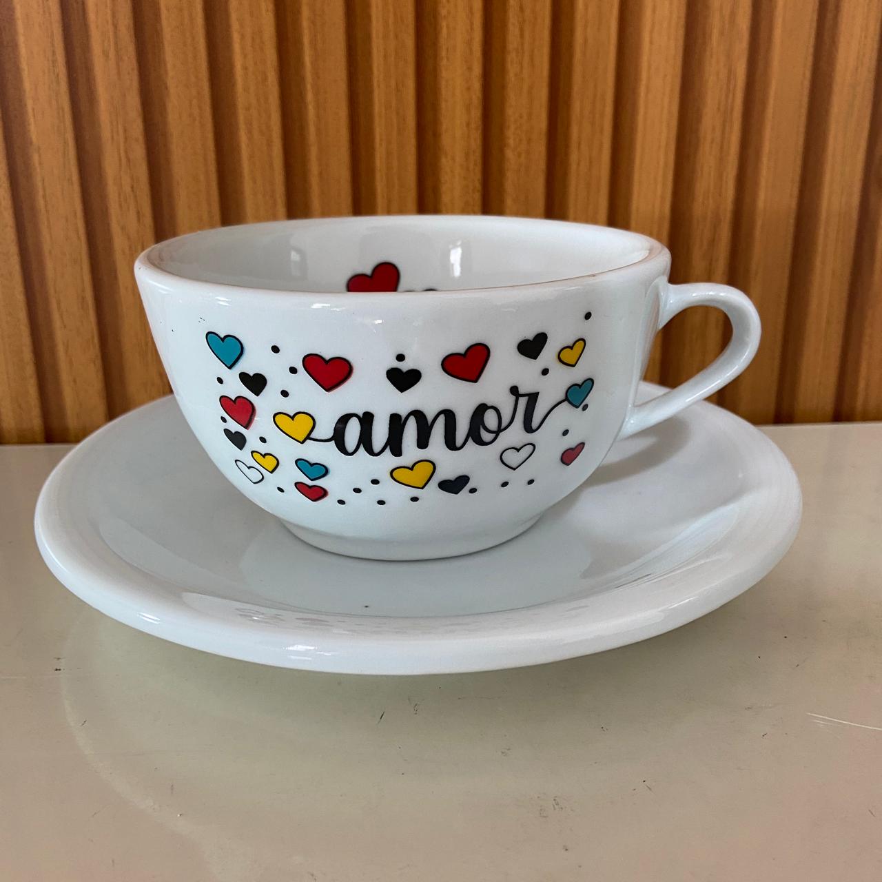 TIGELA DE PORCELANA COM ALÇA AMOR + PRATO 500ML (1 UNIDADE)