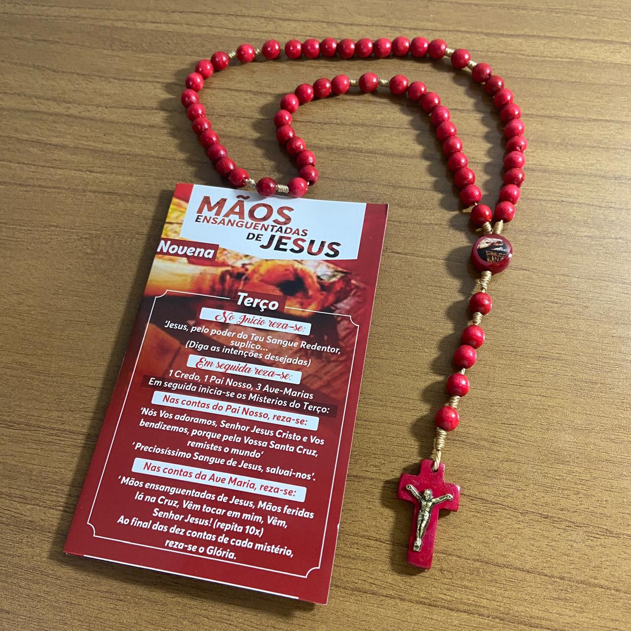 TERÇO DE MADEIRA MÃOS ENSANGUENTADAS DE JESUS 8MM (3 UNIDADES)