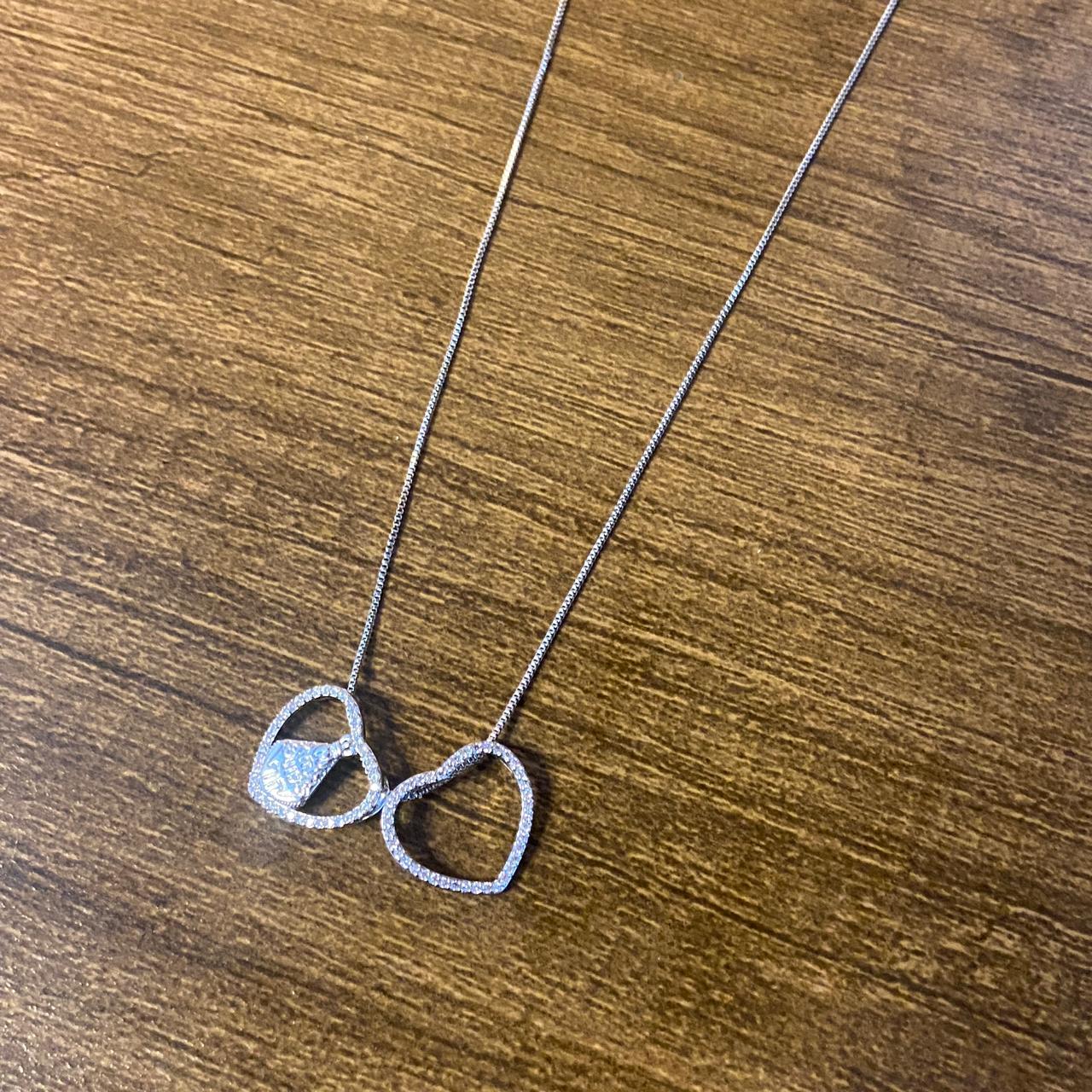 COLAR PRATEADO CORAÇÃO NOSSA SENHORA APARECIDA COM STRASS  (1 UNIDADE)