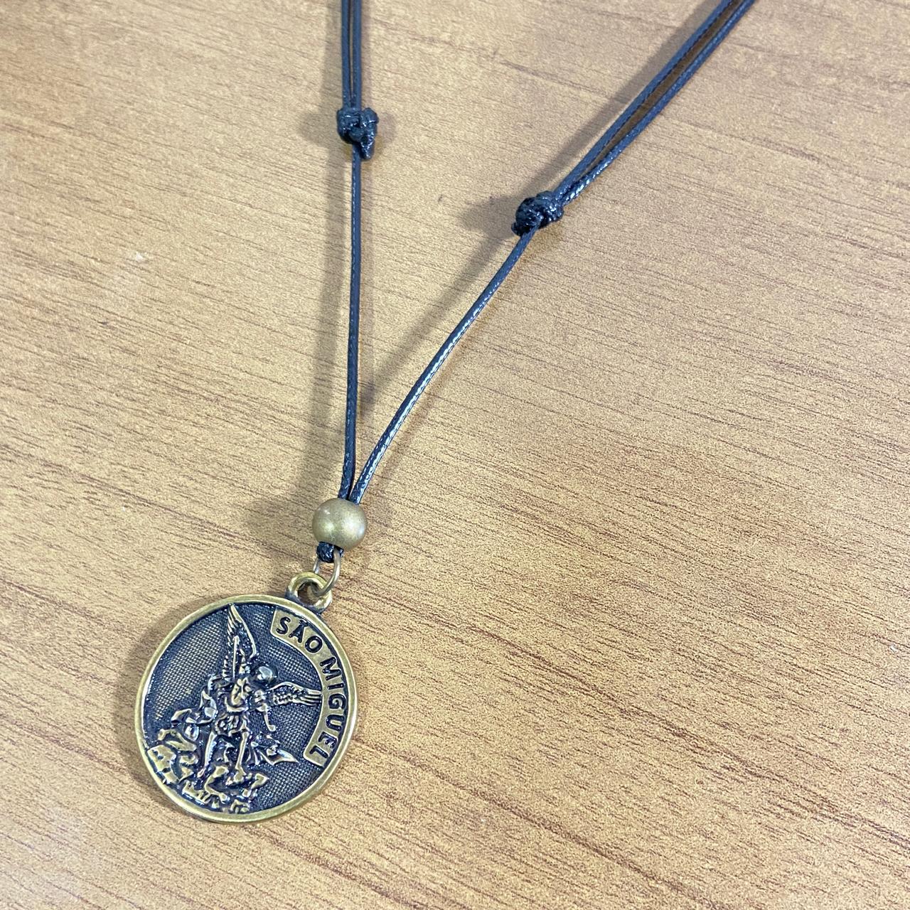 CORDÃO ENCERADO REGULÁVEL MEDALHA DE SÃO MIGUEL ARCANJO OURO VELHO (3 UNIDADES)