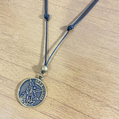 CORDÃO ENCERADO REGULÁVEL MEDALHA DE SÃO MIGUEL ARCANJO OURO VELHO (3 UNIDADES)