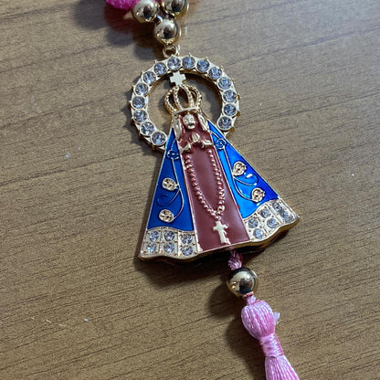 DEZENA PARA CARRO NOSSA SENHORA APARECIDA MARROM AMORA ROSA MOD3 12MM (3 UNIDADES)