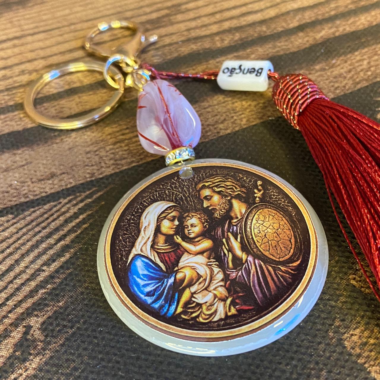 CHAVEIRO LUXO MEDALHA RESINADA SAGRADA FAMÍLIA MOD 1  (1 UNIDADE)