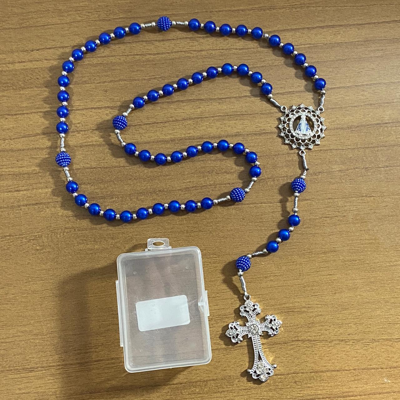 TERÇO DE NOIVA PRATEADO PÉROLA AZUL NOSSA SENHORA APARECIDA 08MM (1 UNIDADE)