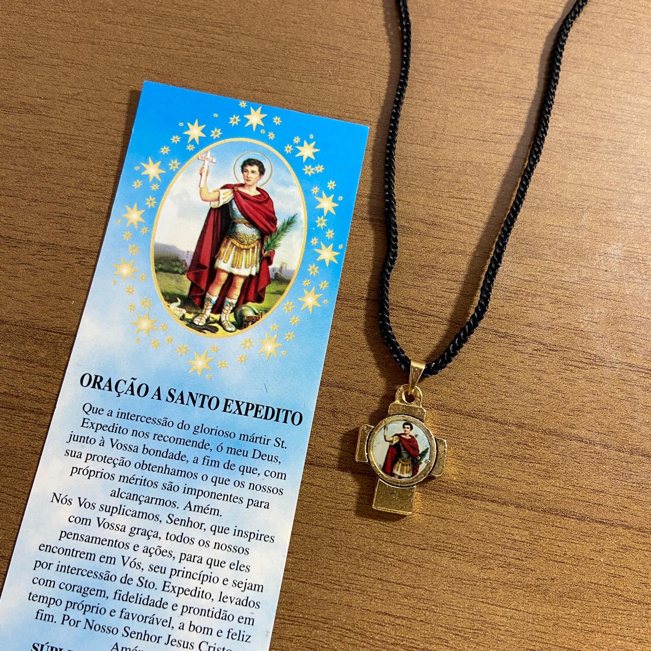 CORDÃO COM CRUZ RESINADA SANTO EXPEDITO (1 UNIDADES)
