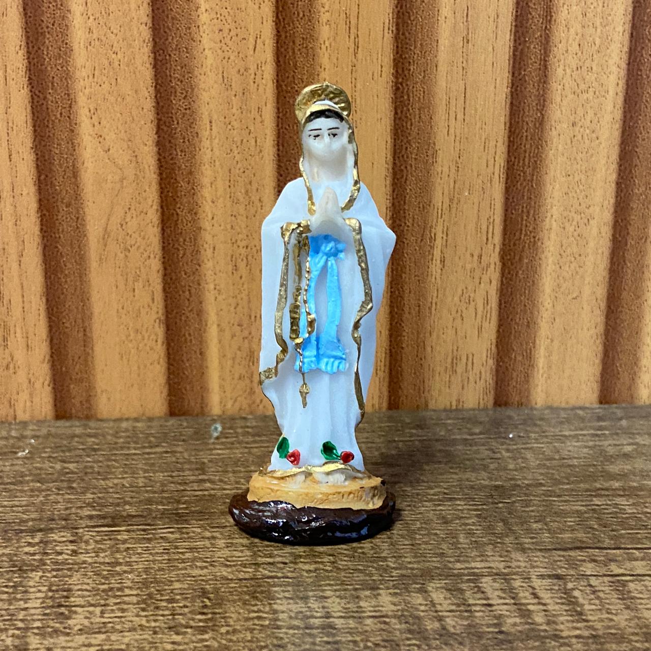 IMAGEM DE RESINA NACIONAL NOSSA SENHORA DE LOURDES 07CM (6 UNIDADES)