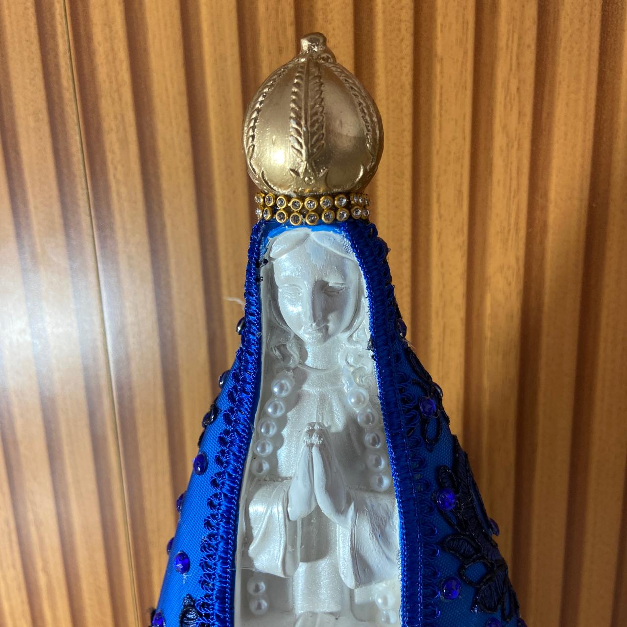 IMAGEM DE GESSO NOSSA SENHORA APARECIDA BRANCA DECOUPAGE AZUL 30,5CM (1 UNIDADE)