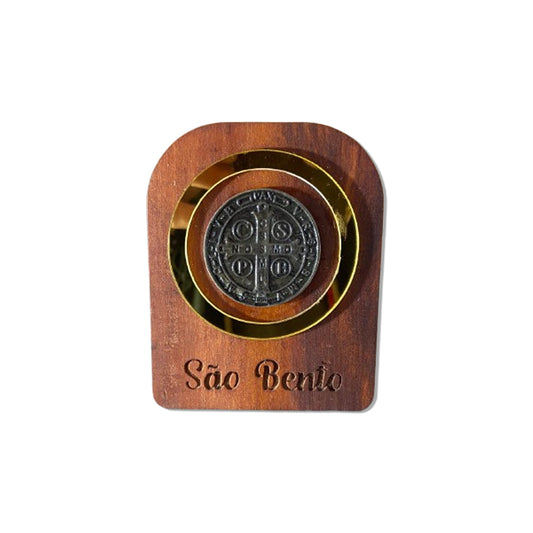 ADORNO DE MESA MADEIRA MEDALHA SÃO BENTO DE METAL COM ACRÍLICO 9,5CM(1 UNIDADE)