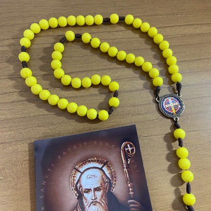 TERÇO PÉROLA AMARELA CAMPISTA MEDALHA SÃO BENTO 10MM (1 UNIDADE)