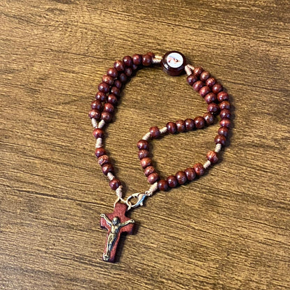 TERÇO PULSEIRA MADEIRA NOSSA SENHORA DA PENHA (12 UNIDADES)