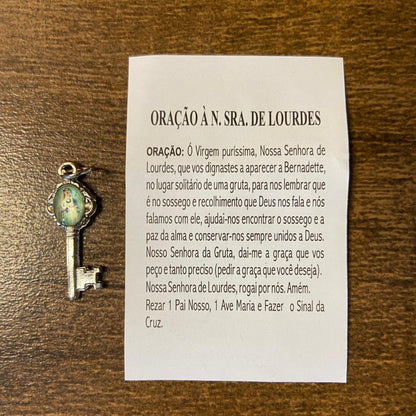 CHAVE MEDALHA PÍCOLA NOSSA SENHORA DE LOURDES (12 UNIDADES)