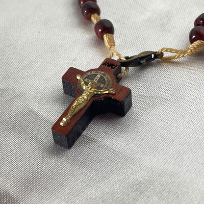 TERÇO PULSEIRA MADEIRA PAU BRASIL SÃO BENTO  (03 UNIDADES)