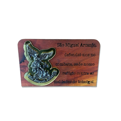ADORNO DE MESA MADEIRA COM ORAÇÃO SÃO MIGUEL ARCANJO METAL OURO VELHO 7,7CM (1 UNIDADE)
