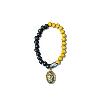 PULSEIRA DE MADEIRA COM MEDALHA PERSONALIZADO (1 UNIDADE)