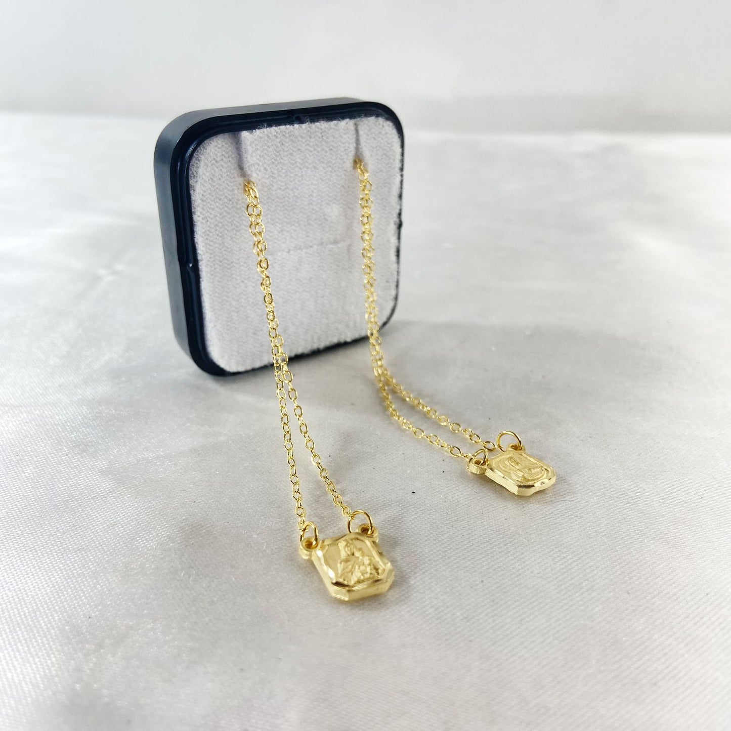 ESCAPULÁRIO DOURADO SAGRADO CORAÇÃO DE JESUS E NOSSA SENHORA DO CARMO M MOD2 (3 UNIDADES)