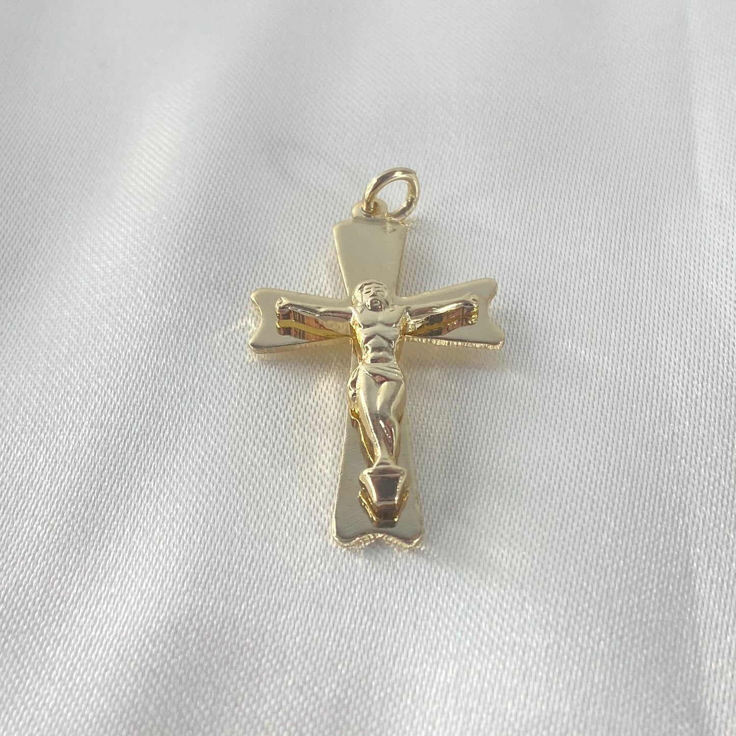 PINGENTE DOURADO CRUCIFIXO MOD2 (12 UNIDADES)