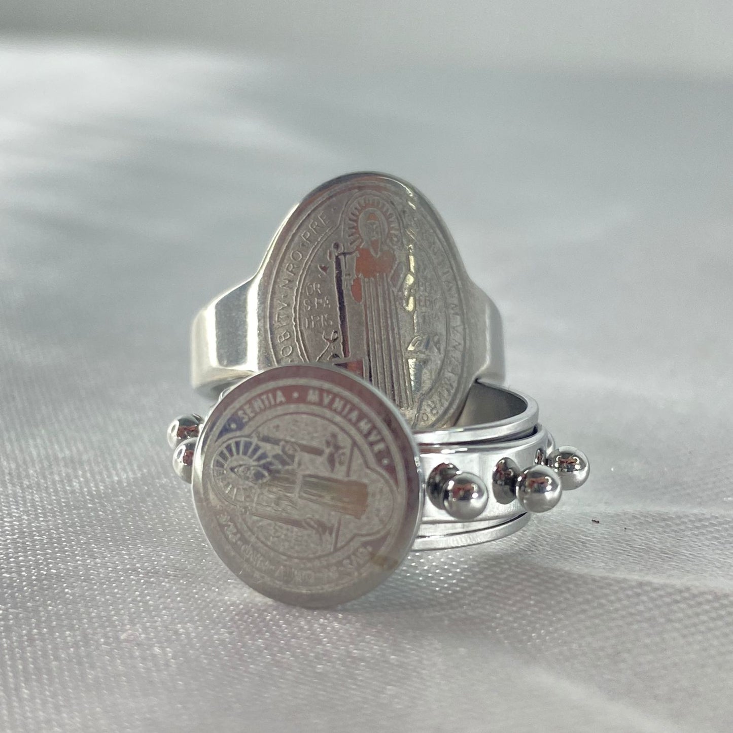 ANEL PRATEADO MEDALHA SÃO BENTO (45 UNIDADES)