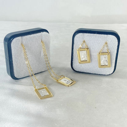 ESCAPULÁRIO DOURADO PLACA PRATEADA SAGRADO CORAÇÃO DE JESUS E NOSSA SENHORA DO CARMO  (3 UNIDADES)