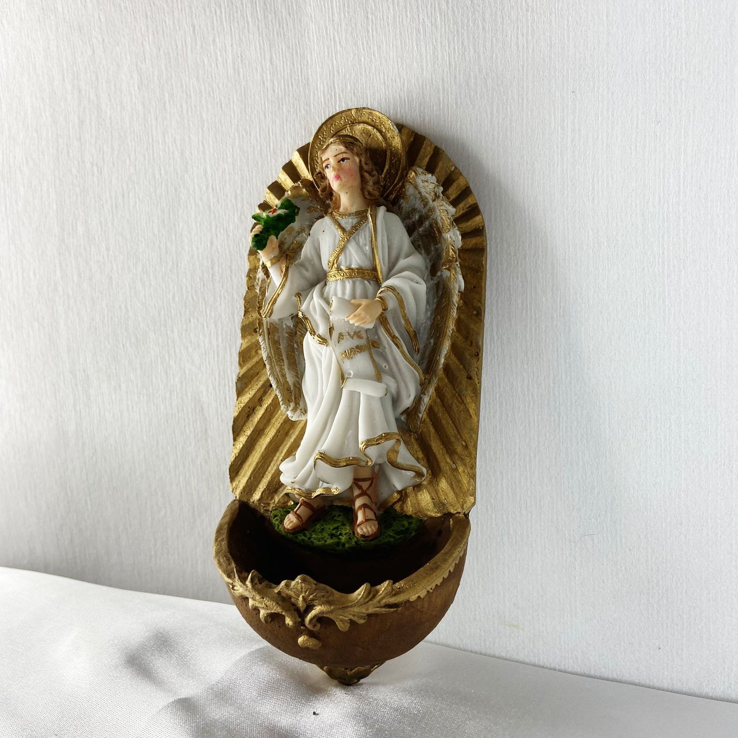 PORTA AGUA BENTA DE RESINA SÃO GABRIEL 16CM (1 UNIDADE)