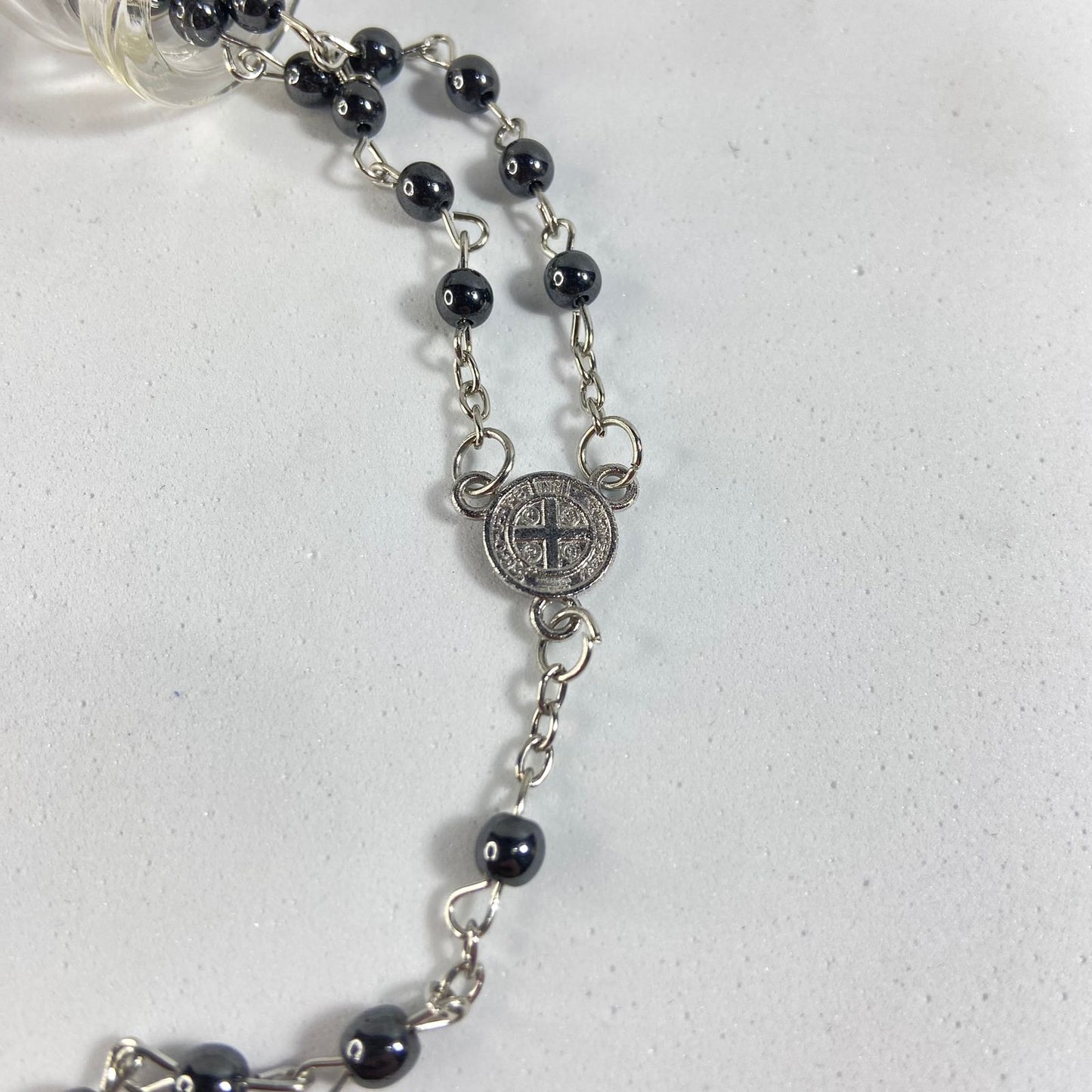 TERÇO PEROLINHA NA GARRAFA HEMATITA 4MM (12 UNIDADES)