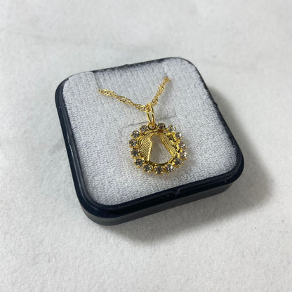 CORRENTE DOURADA NOSSA SENHORA APARECIDA OVAL COM STRASS BRANCO (1 UNIDADE)